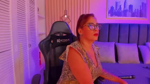 ashlye_miller_ online show from 12, 1, 2025