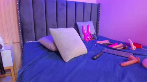 ashlye_miller_ online show from 9, 2, 2025