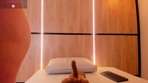 ashlyn online show from 25, 11, 2025