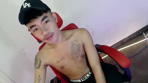 Snapshot of asian_kimxxx chatting on 15, 4, 2026 don online show from 15, 4, 2026