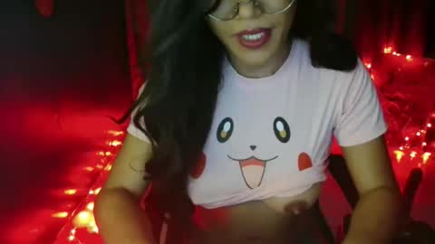 Snapshot of asian_petit19 chatting on 23, 10, 2025 Lovely online show from 23, 10, 2025