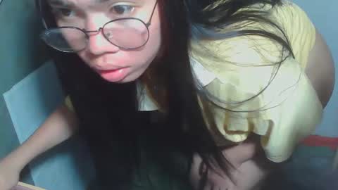 Snapshot of asian_rhean chatting on 4, 3, 2025 Rhean online show from 4, 3, 2025