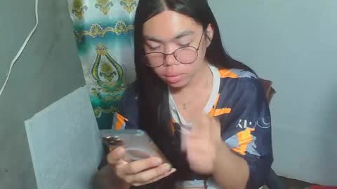 Snapshot of asian_rhean chatting on 6, 3, 2025 Rhean online show from 6, 3, 2025
