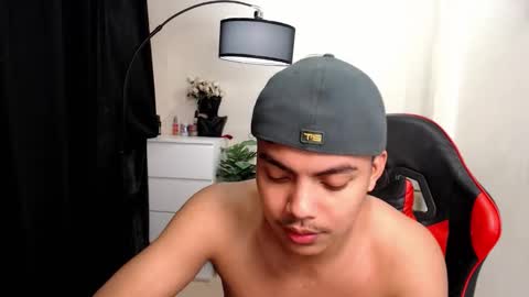 Snapshot of asianboyhunt chatting on 16, 4, 2026 Fev online show from 16, 4, 2026