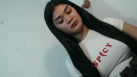 Snapshot of asiangirl_rhian chatting on 11, 9, 2025 goddes rhian online show from 11, 9, 2025