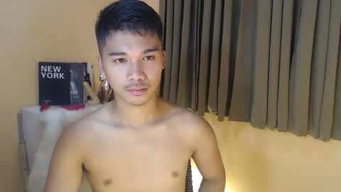 Snapshot of asianhunk_jamesx chatting on 26, 9, 2025 asianhunk_jamesx online show from 26, 9, 2025