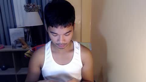 Snapshot of asianhunk_jamesx chatting on 11, 10, 2025 asianhunk_jamesx online show from 11, 10, 2025