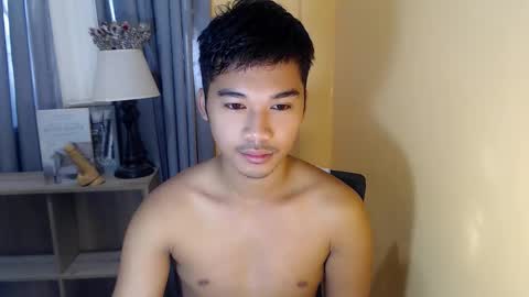 Snapshot of asianhunk_jamesx chatting on 14, 10, 2025 asianhunk_jamesx online show from 14, 10, 2025