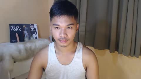 Snapshot of asianhunk_jamesx chatting on 17, 10, 2025 asianhunk_jamesx online show from 17, 10, 2025