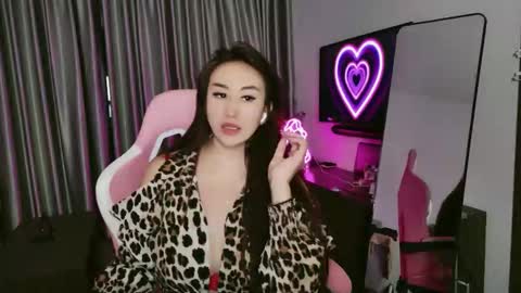 Snapshot of asianqueen777ohmi chatting on 4, 12, 2025 Rose Mingna online show from 4, 12, 2025