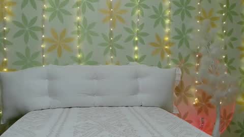 Snapshot of asianshiny chatting on 14, 11, 2025 Alice online show from 14, 11, 2025