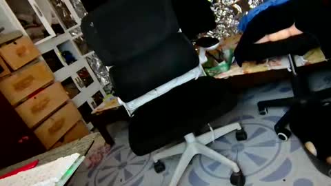 Snapshot of asiantsugar4u chatting on 1, 12, 2025 Trish online show from 1, 12, 2025