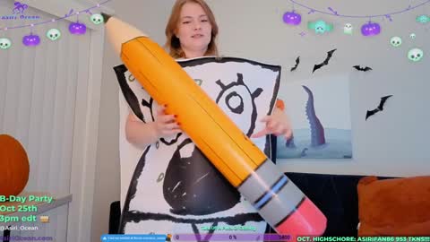 Snapshot of asiri_ocean chatting on 25, 10, 2025 Asiri pronounced Ah-siri Please no nicknames 3 online show from 25, 10, 2025