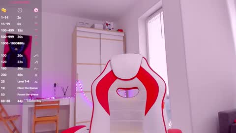 Snapshot of askcaroline chatting on 22, 2, 2025 Caroline online show from 22, 2, 2025