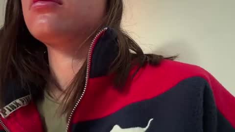 Snapshot of asleyfabello chatting on 25, 7, 2026 Monica online show from 25, 7, 2026