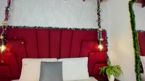 instagramsoofiaa giraldo online show from 20, 12, 2025