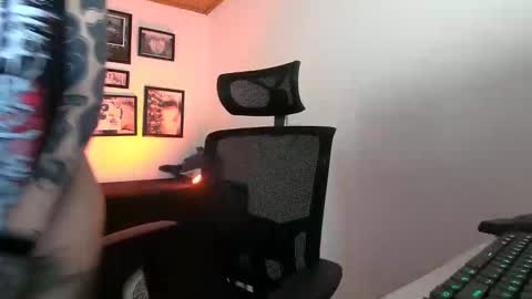 Snapshot of astarte4 chatting on 27, 10, 2025 Sof online show from 27, 10, 2025