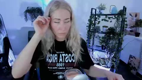 astramonroe online show from 16, 6, 2026