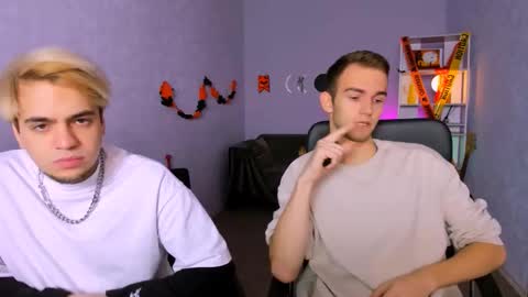 Snapshot of astren_villo chatting on 30, 10, 2025 astren online show from 30, 10, 2025