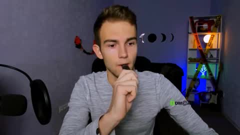 Snapshot of astren_villo chatting on 1, 11, 2025 astren online show from 1, 11, 2025