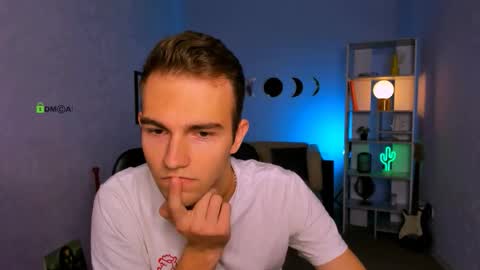 Snapshot of astren_villo chatting on 9, 11, 2025 astren online show from 9, 11, 2025