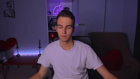 Snapshot of astren_villo chatting on 13, 11, 2025 astren online show from 13, 11, 2025