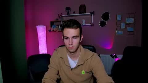 Snapshot of astren_villo chatting on 21, 11, 2025 astren online show from 21, 11, 2025