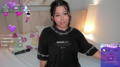 Snapshot of atena_cuteee chatting on 13, 12, 2024 sofia online show from 13, 12, 2024