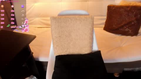 Snapshot of athena_makri05 chatting on 3, 12, 2024 ATENEA MAKRI online show from 3, 12, 2024