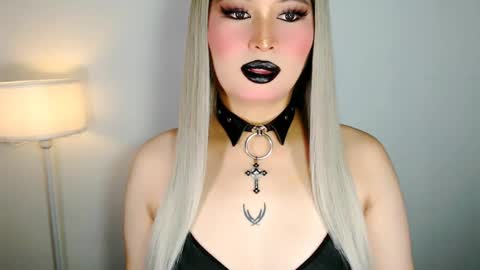 Snapshot of audreyholloway chatting on 4, 5, 2026 Audrey online show from 4, 5, 2026