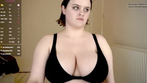 Snapshot of audreyjacq chatting on 28, 2, 2026 Audrey Jacq online show from 28, 2, 2026