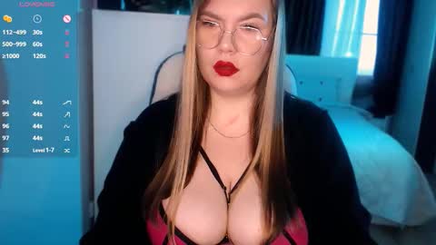 Aura FOLLOW ME online show from 14, 1, 2026