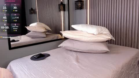 Aura online show from 9, 1, 2025