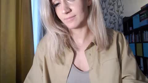 Snapshot of aurelyie chatting on 11, 12, 2024 Aurelyie online show from 11, 12, 2024