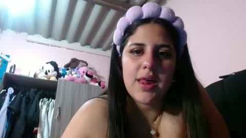 Snapshot of auroa_0785 chatting on 25, 5, 2026 auroa_0785 online show from 25, 5, 2026