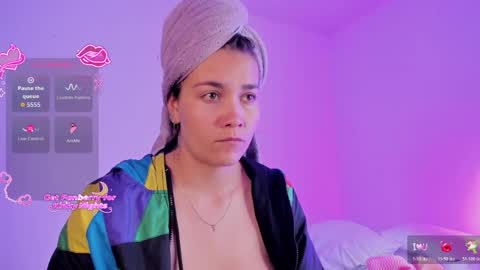 aurora_divine online show from 1, 4, 2026