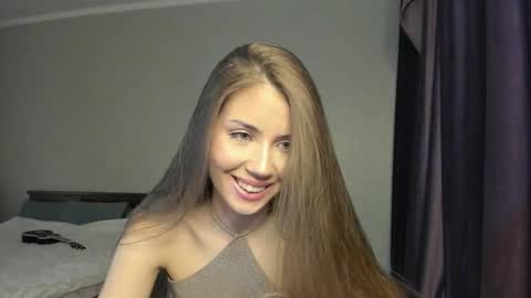 Snapshot of aurora_glow_21 chatting on 4, 12, 2025 Aurora online show from 4, 12, 2025