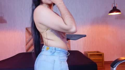 Snapshot of aurora_jones1 chatting on 30, 11, 2025 Aurora online show from 30, 11, 2025