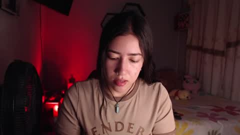 Snapshot of aurora_shy_ chatting on 25, 5, 2026 Aurora online show from 25, 5, 2026