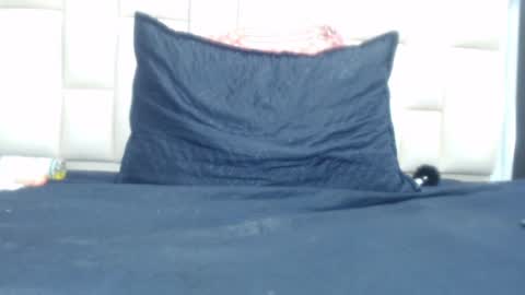 auroraa_miller online show from 4, 1, 2025