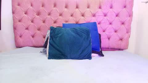 auroraa_miller online show from 27, 9, 2025