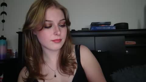 auroralightz1 online show from 6, 1, 2026