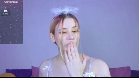 Snapshot of auroralovejoy chatting on 29, 10, 2025 Aurora online show from 29, 10, 2025