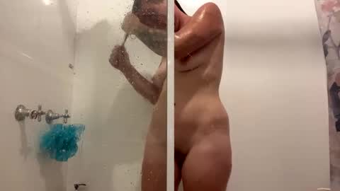 Snapshot of aussielovingxxx chatting on 21, 1, 2025 Milf4u online show from 21, 1, 2025