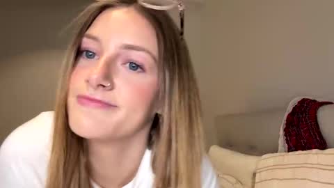 Molly May  online show from 4, 4, 2026