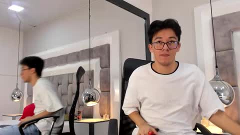 Snapshot of austinreeds chatting on 26, 10, 2025 austinreeds online show from 26, 10, 2025