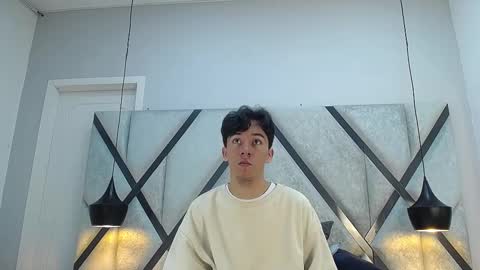 Snapshot of austinreeds chatting on 19, 11, 2025 austinreeds online show from 19, 11, 2025