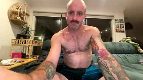 austintoner85 online show from 27, 2, 2025