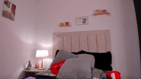 Avaline Help me reach 100 likes TRANSMISSION EVERY DAY FROM 39 PM online show from 25, 2, 2025