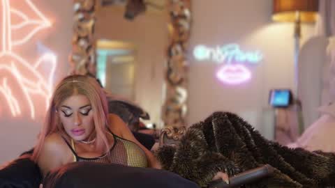 AvalonnFoxx online show from 18, 12, 2024